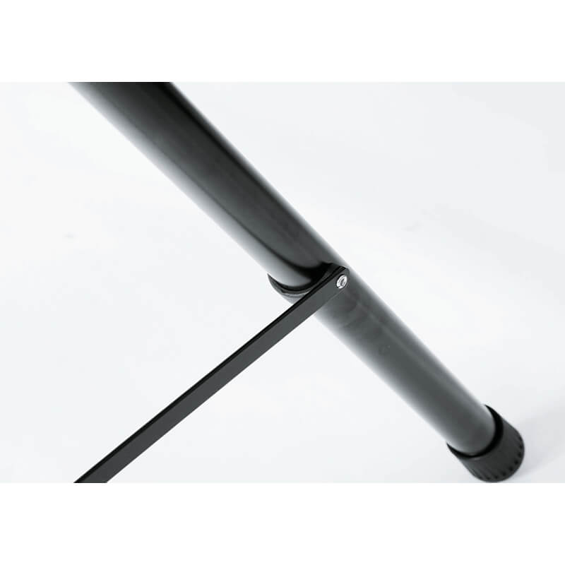 Close-up view of the König & Meyer Standard Speaker Stand - 21435 bottom leg connection